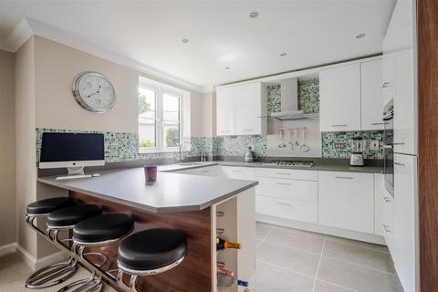 undefined, Chasemount, Windlesham