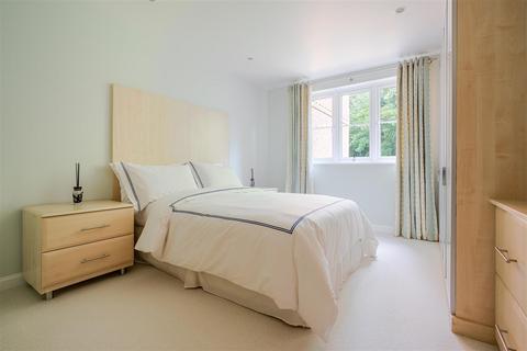 undefined, Chasemount, Windlesham