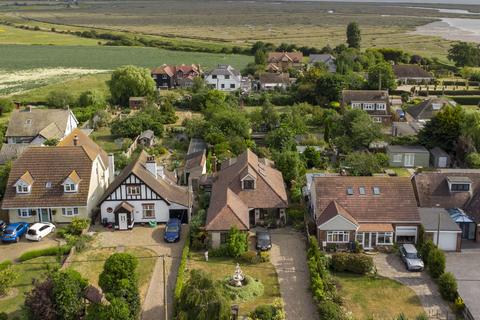 3 bedroom chalet for sale, Dumont Avenue, St Osyth