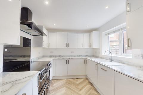 6 bedroom house to rent, Filey Road, Manchester M14