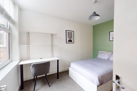 6 bedroom house to rent, Filey Road, Manchester M14