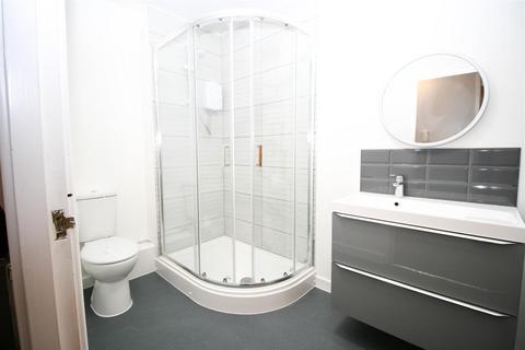 1 bedroom apartment to rent, Queens Court, 24 Bridge Street