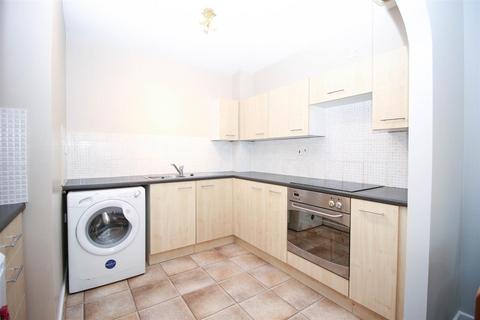 1 bedroom apartment to rent, Queens Court, 24 Bridge Street