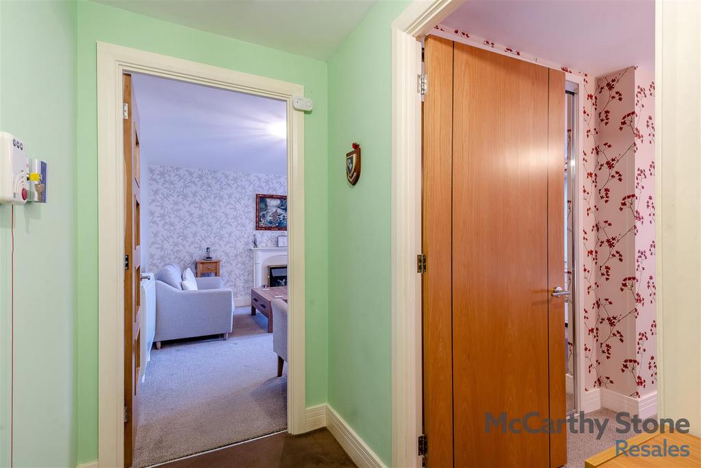 8649936-interior13.jpg