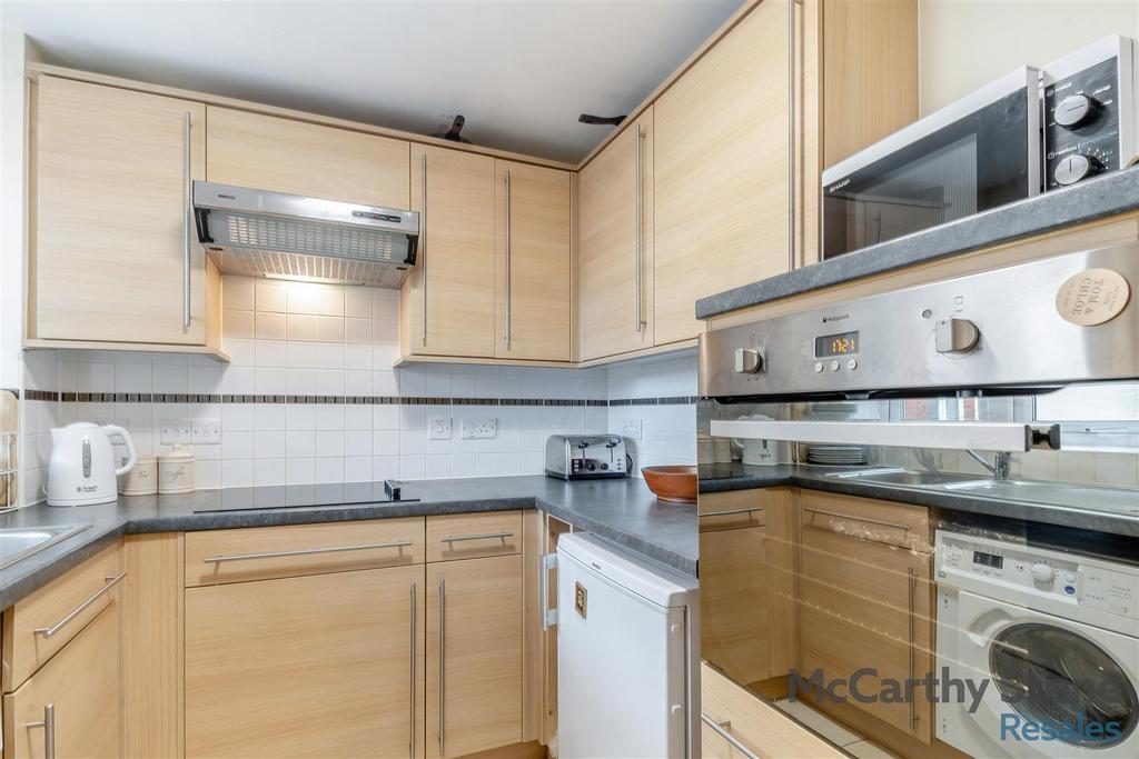 8649936-interior07.jpg