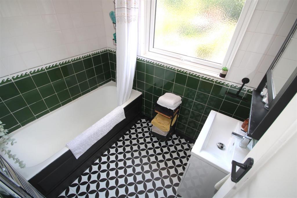 Bathroom.JPG