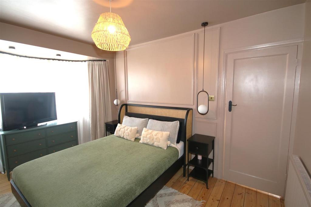 Bedroom 1a.JPG