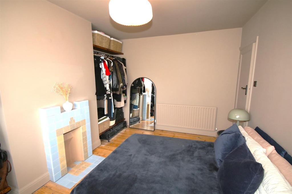 Bedroom 2c.JPG