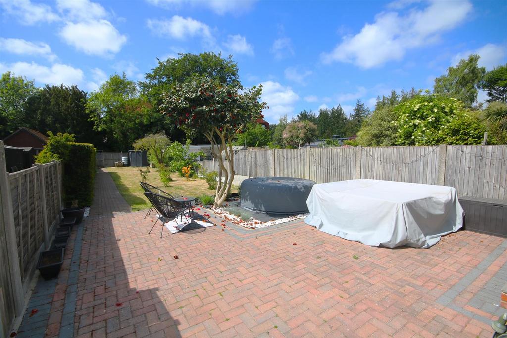 Patio Area a.JPG