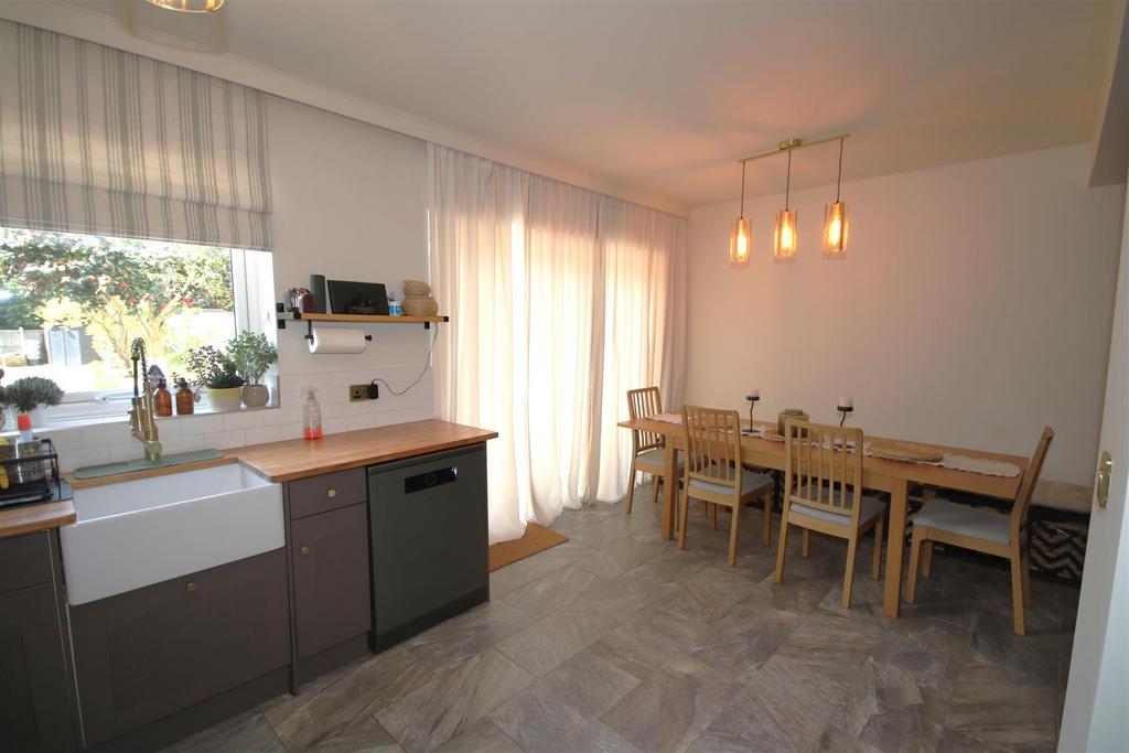 Kitchen c.JPG