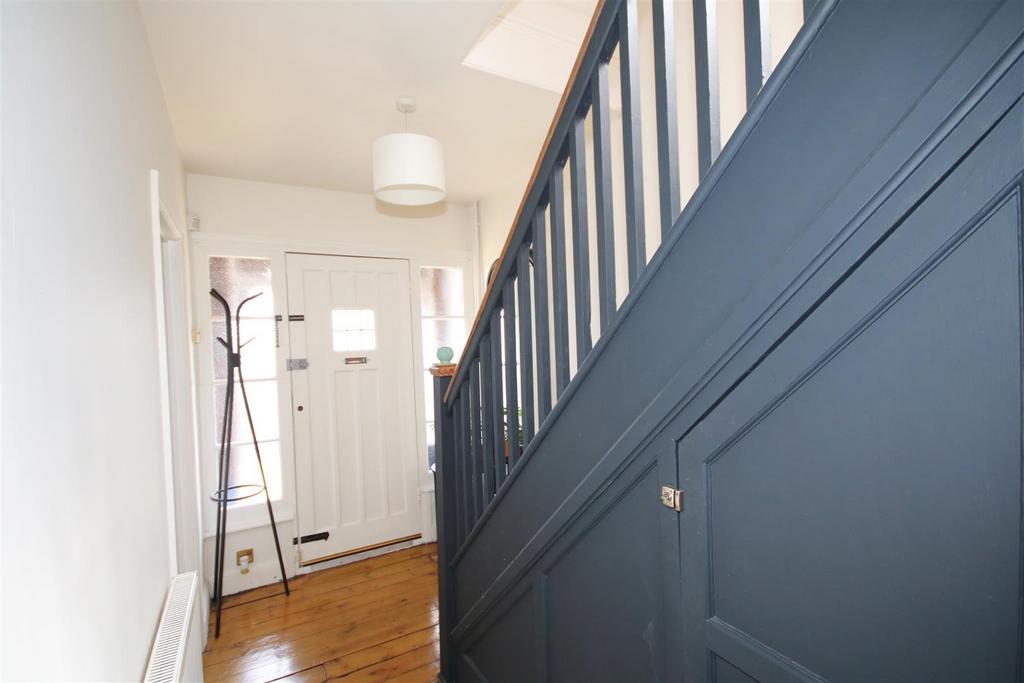 Entrance Hall b.JPG