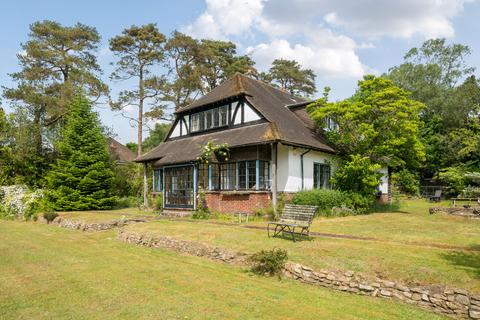 4 bedroom detached house for sale, Tilford Road, Surrey GU26