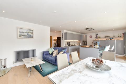 5 bedroom detached house for sale, Vinnetrow Road, Chichester, West Sussex