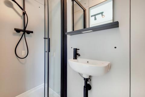 1 bedroom house of multiple occupation to rent, Hospital Way, Hither Green, SE13