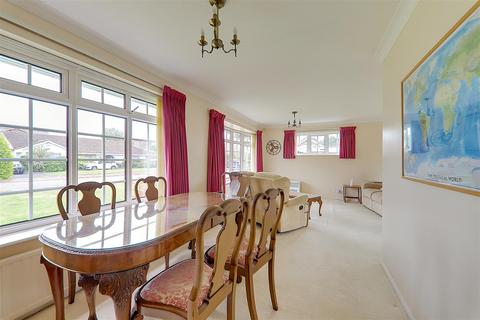 11 Burford Close, Worthing, BN14 9RL