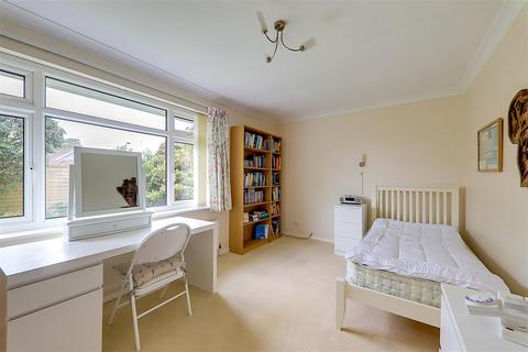11 Burford Close, Worthing, BN14 9RL