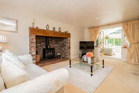 4 bedroom detached house for sale, Allison Court, Woolstone, Milton Keynes MK15