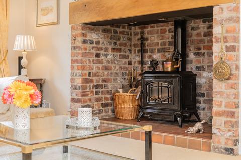 4 bedroom detached house for sale, Allison Court, Woolstone, Milton Keynes MK15