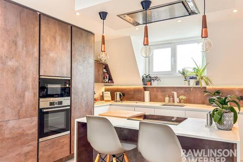 1 bedroom apartment for sale, Walton Road, East Molesey KT8