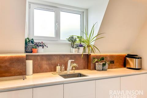 1 bedroom apartment for sale, Walton Road, East Molesey KT8