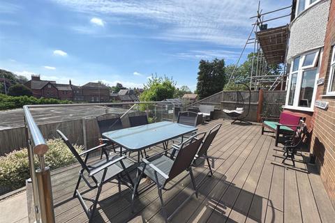 undefined, Eversley Avenue, Leek