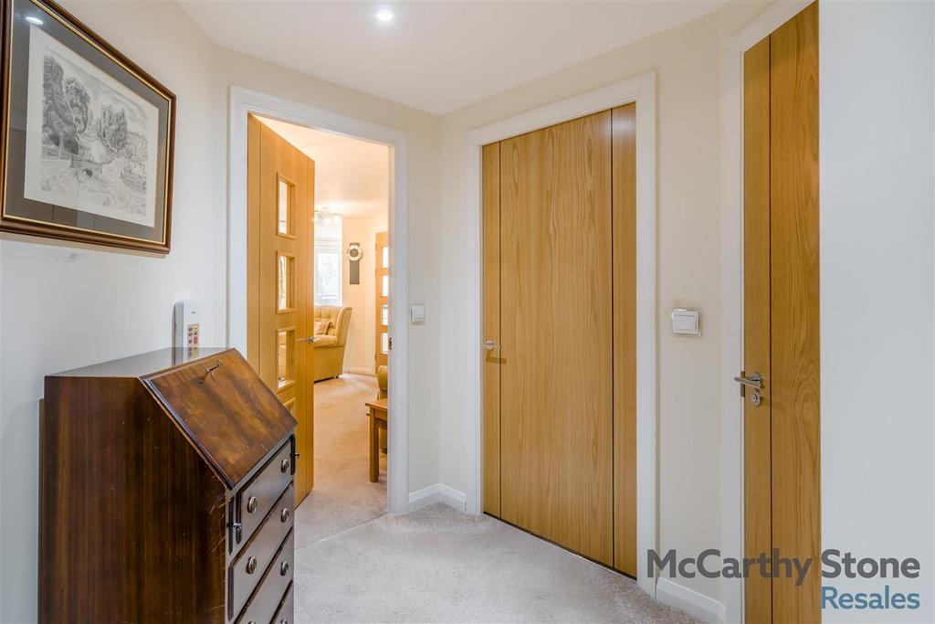 8650398-interior06.jpg