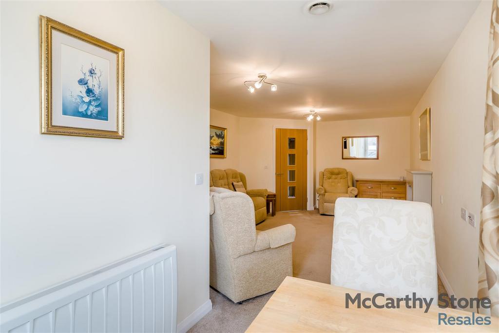 8650398-interior03.jpg