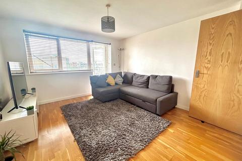 1 bedroom flat for sale, Singapore Road, London W13