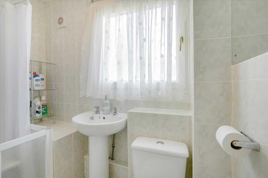 Shower Room (1)