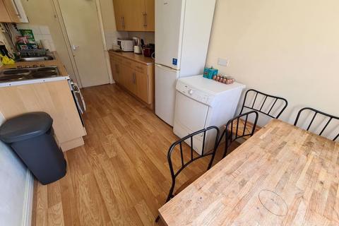 4 bedroom house to rent, Derwentwater Terrace, Leeds LS6