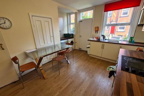 4 bedroom house to rent, Hessle Terrace, Leeds LS6