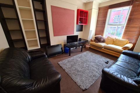 4 bedroom house to rent, Hessle Terrace, Leeds LS6