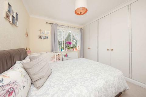 3 Smallberry Avenue, Isleworth, TW7 6QL