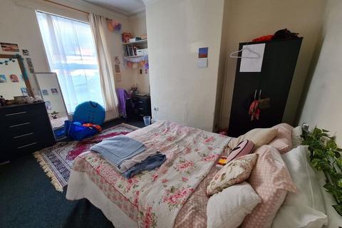 4 bedroom house to rent, Victoria Road, Leeds LS6