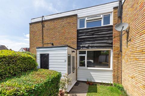 27 Craybury End, London, SE9 3SL
