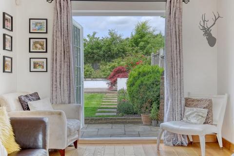 17 Red Oaks Mead, Theydon Bois, Epping, CM16 7LA