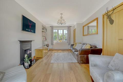 17 Red Oaks Mead, Theydon Bois, Epping, CM16 7LA