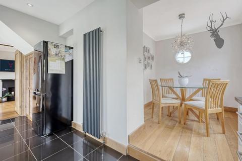 17 Red Oaks Mead, Theydon Bois, Epping, CM16 7LA