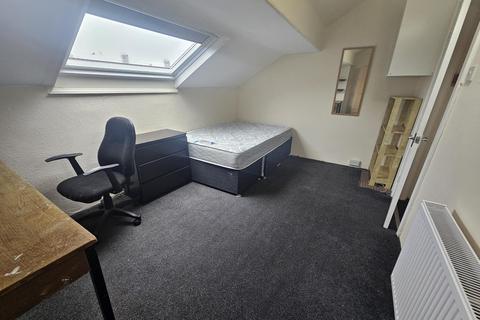 4 bedroom house to rent, Norwood Place, Leeds LS6