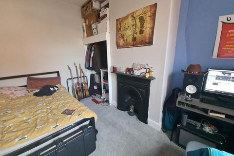 4 bedroom house to rent, Bennett Road, Leeds LS6