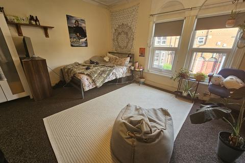 4 bedroom house to rent, Norwood Road, Leeds LS6