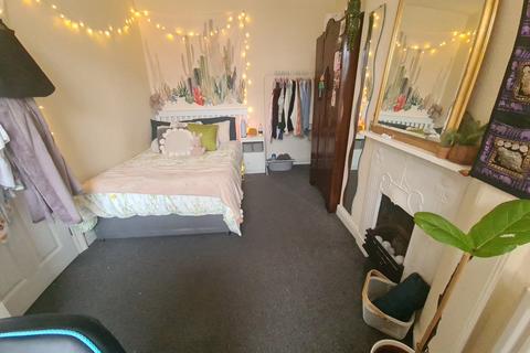 4 bedroom house to rent, Walmsley Road, Leeds LS6