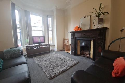 4 bedroom house to rent, Walmsley Road, Leeds LS6
