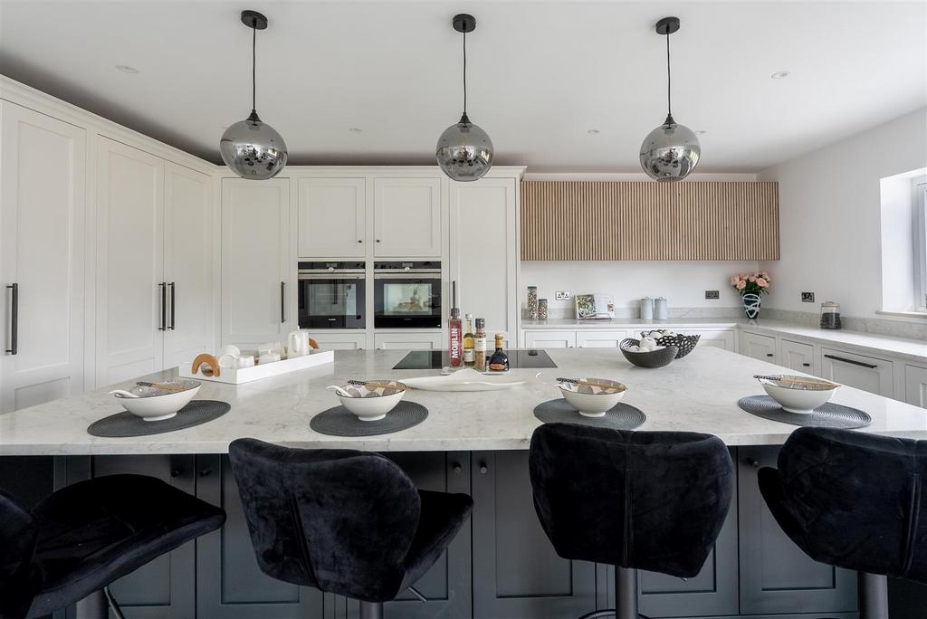 Luxury Kitchen/ Dining/ Entertainment Room