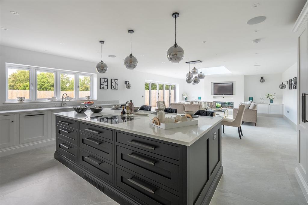 Luxury Kitchen/ Dining/ Entertainment Room