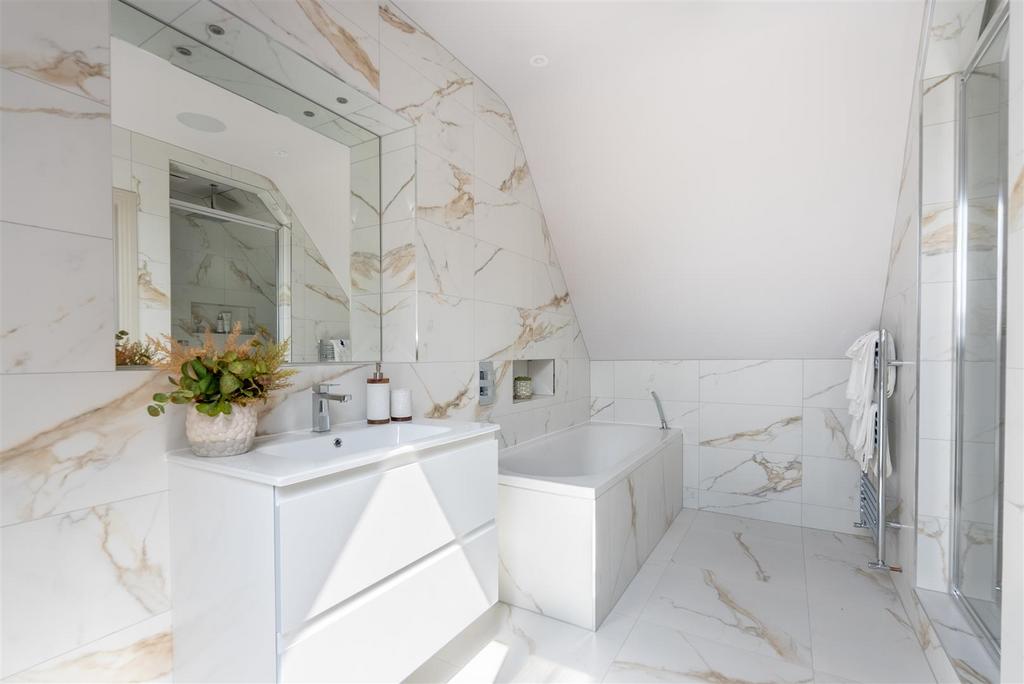En-Suite Bath/Shower Room