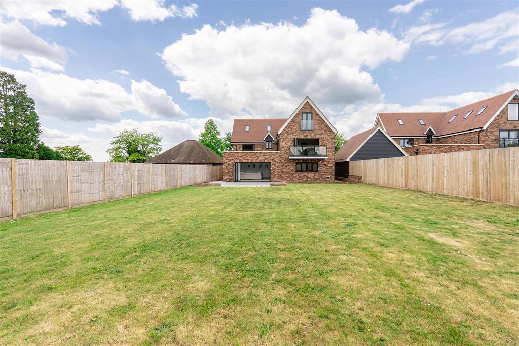 Large Rear Garden
