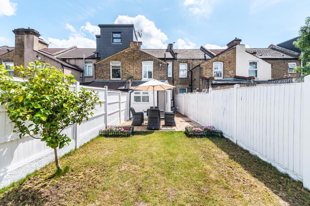 11 nutfield road 22