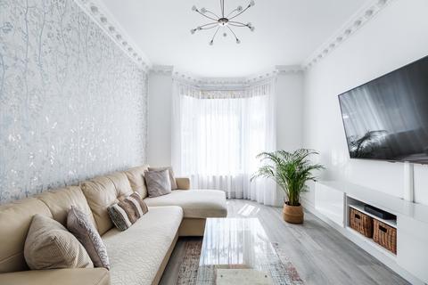 11 Nutfield Road, London, E15 2DG
