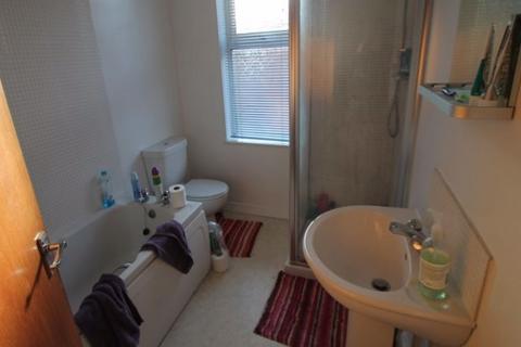 3 bedroom house to rent, Harold Place, Leeds LS6